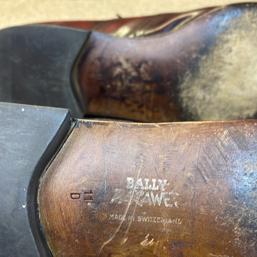 663 Berkshire 02 Extra Souple WING BALLY Switzerland SIZE 11D  Burgundy color. - Picture 9 of 12